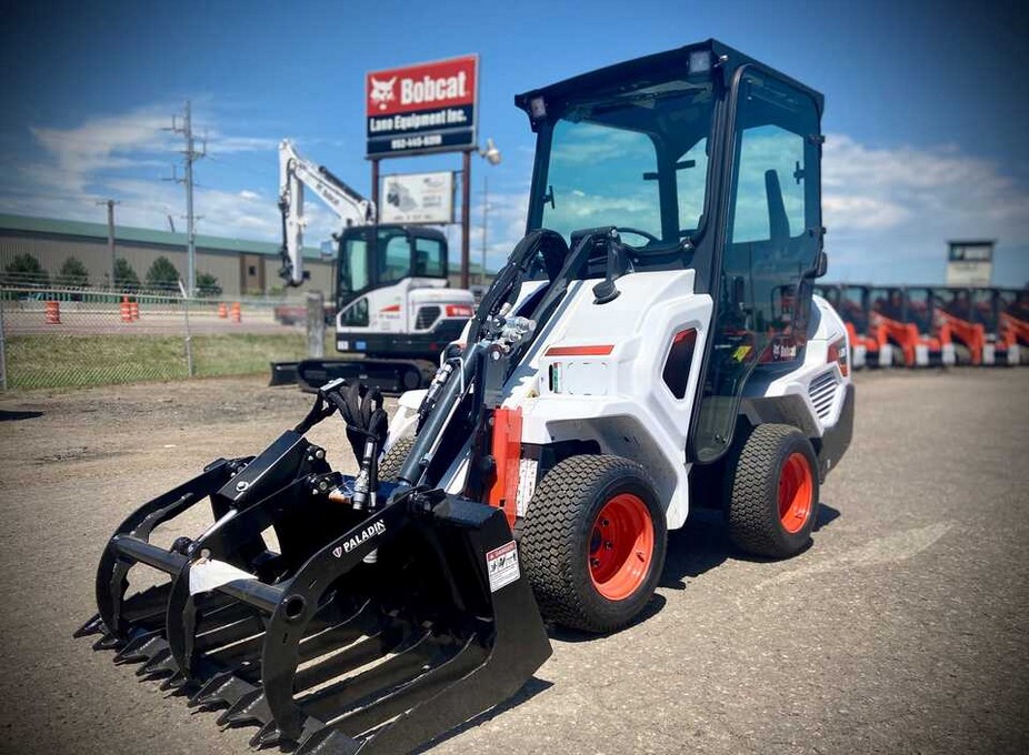 Bobcat L23 Turf Wheel Loader